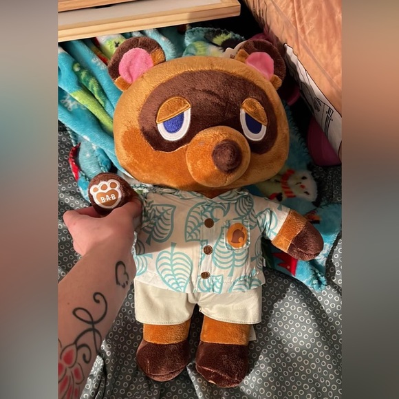 Tom nook build a bear - Picture 1 of 4